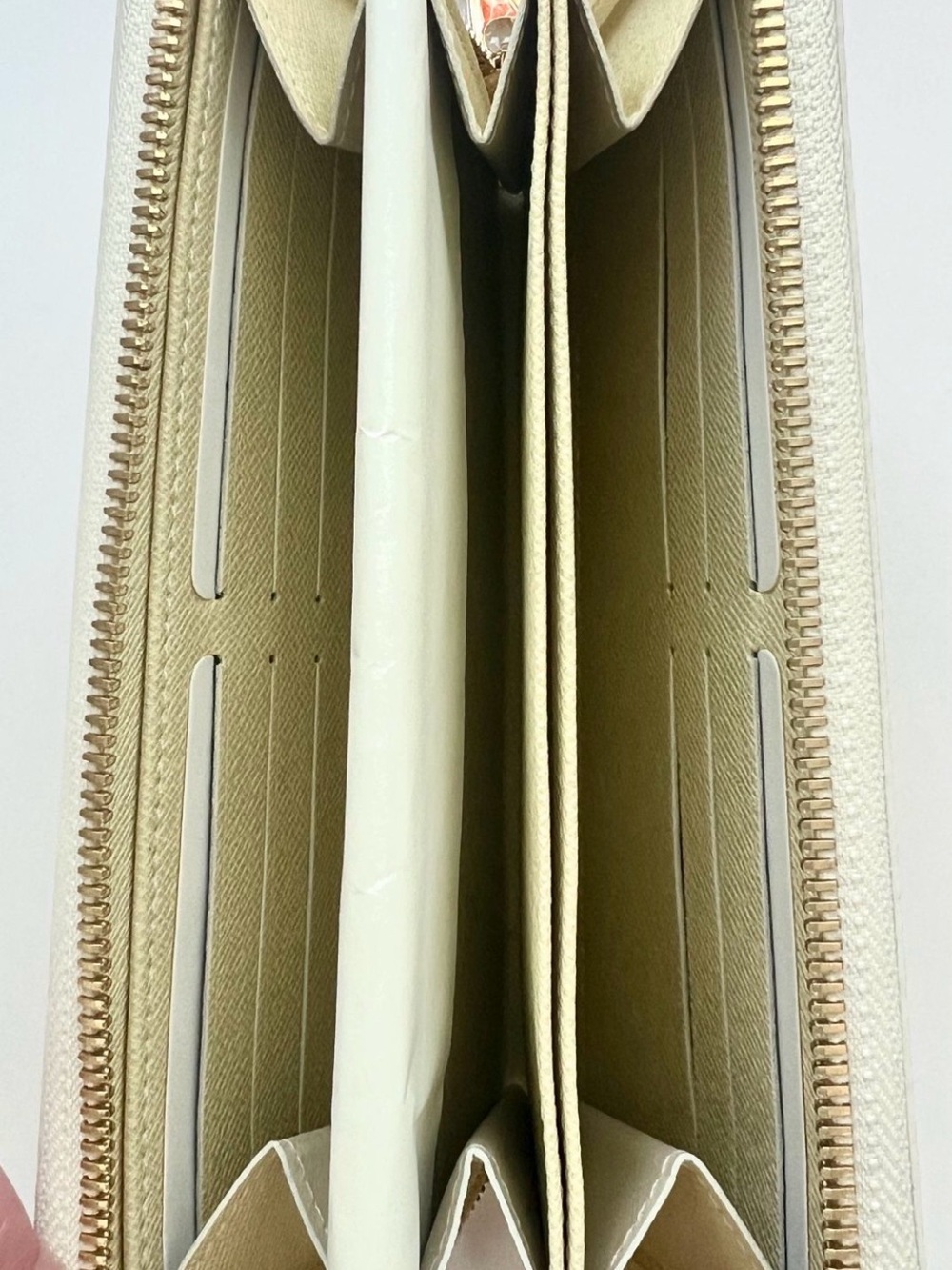 Brand New White And Gray Checked Wallet Includes Box And Dust Bag - Picture 4 of 6